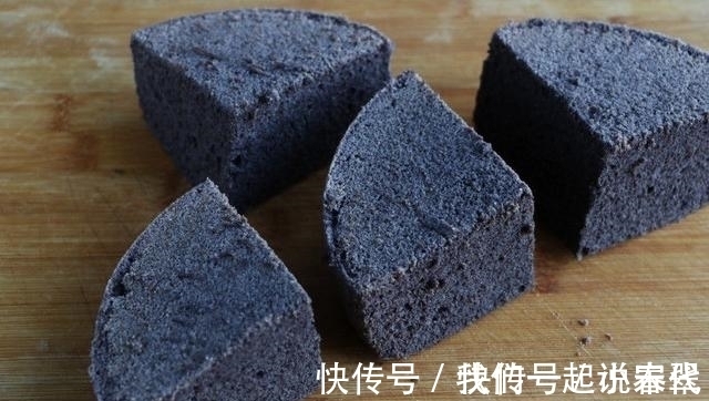 模具|黑米发糕做法，鸡蛋加牛奶上锅蒸一蒸，软糯香甜营养满满