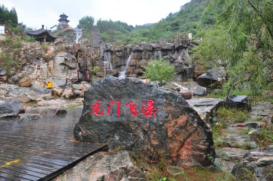 烟雨|雨季中的济南，有柔美也有静谧，雨中撩人胜景恰似“烟雨江南”