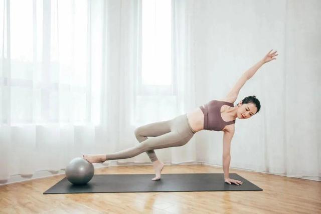 健身|173cm健身女达人，身材高挑曲线好，吸粉无数，坚持运动是关键