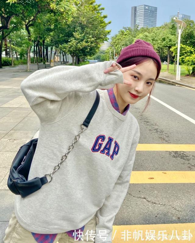 毛衣|毛衣+卫衣,卫衣+大衣,小个子冬天这么穿太美了!