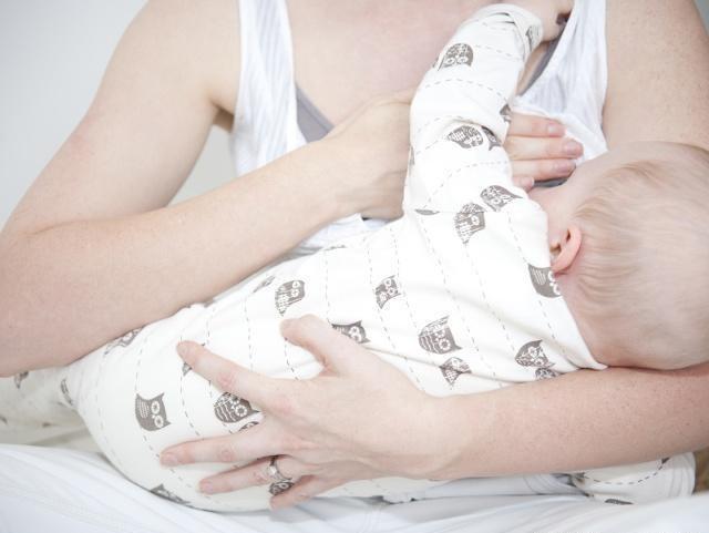 高颜|“最美外婆”走红,高颜值成关注焦点,外婆:别看我,看我外孙吧