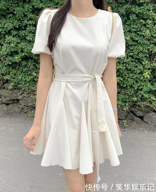 女衫|“露奶装”算什么?“渣女衫”才是撩人又时髦