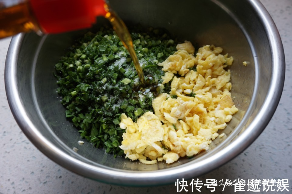 韭菜鸡蛋馅饼|家常美食推荐韭菜素馅饼,皮薄馅多,酥脆香甜