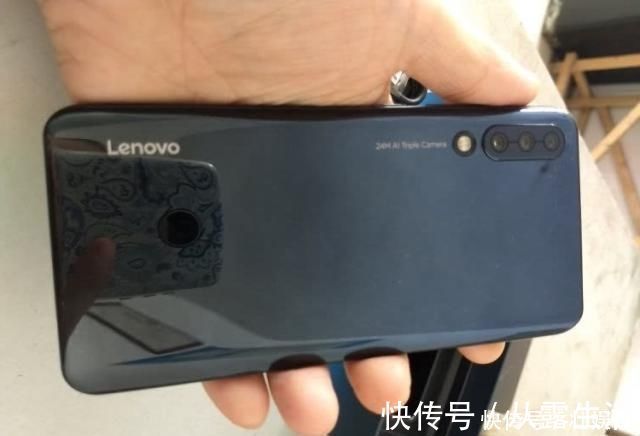 oled|性价比暴涨,骁龙730+128GB跌至1199元,还有大电池+屏幕指纹