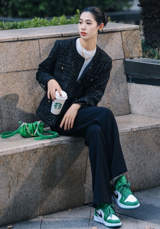 塞衣角|冬天怎么穿阔腿裤?建议搭配这4种上衣,显高显瘦不是梦