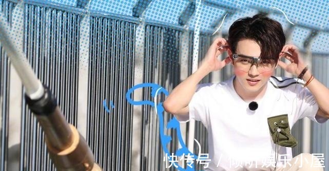 张哲瀚|《奔跑吧》嘉宾表情包上线，张哲瀚造型抢镜，许凯姿势搞笑