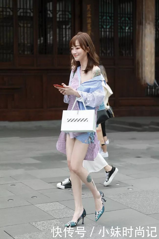 小姐姐|街拍：女性高跟鞋时尚穿搭，美丽优雅又迷人