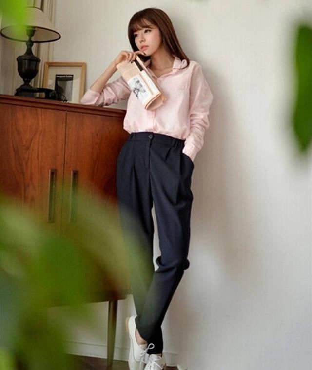 显得|35岁女人春季怎么穿上班服不仅接地气,还能彰显知性利落一面