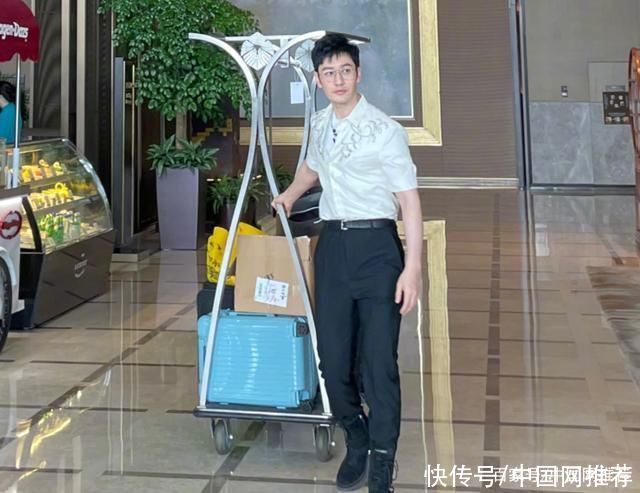 周也|《中餐厅5》即将开播嘉宾阵容令人惊喜 龚俊、周也二次合作