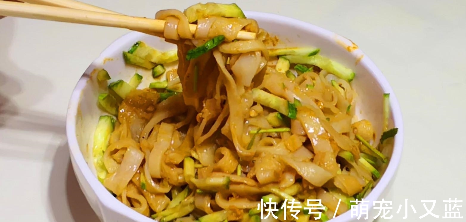 凉开水|电饼铛做凉皮,原来这么简单,不用洗面不用蒸,30秒做一张,好吃