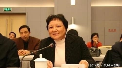 书法$邓公女儿邓楠书法太另类,笔墨朴拙憨实,温润无锋,果然字如其人
