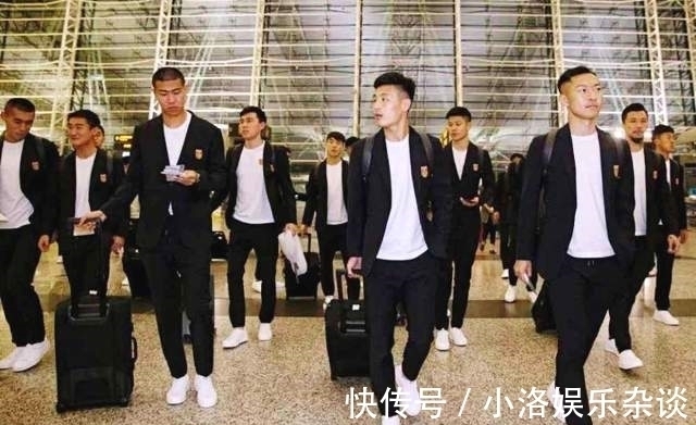 足协|国足迪拜住豪房,0射门不知反思,丢4球照样享受,足协真有钱