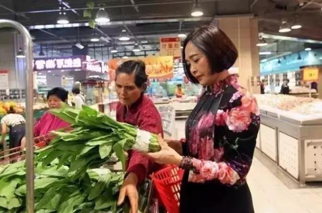 杨富琼|63岁的“瑜伽婆婆”，瑜伽2年练去一身病痛，逆生长优雅如少女