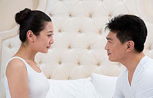 避孕套|34岁女子“上环”后仍怀孕,10个月后,宝宝握着“避孕环”出生