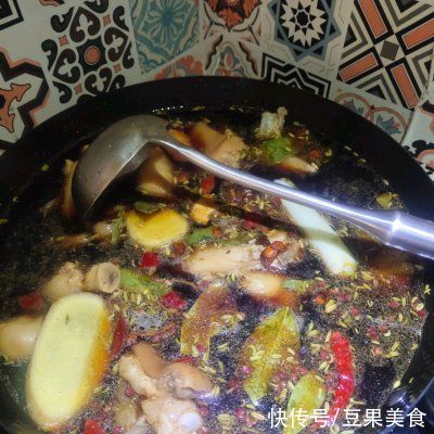 冰糖|卤猪蹄,一道能吃下三碗饭的神奇美食