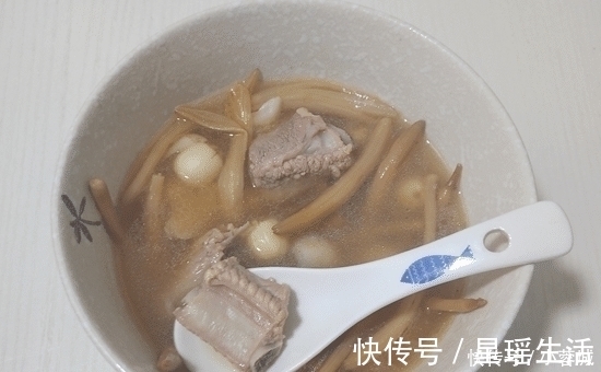 莲子|失眠不要放过这道汤，隔三差五吃，体质变好，一觉睡到大天亮