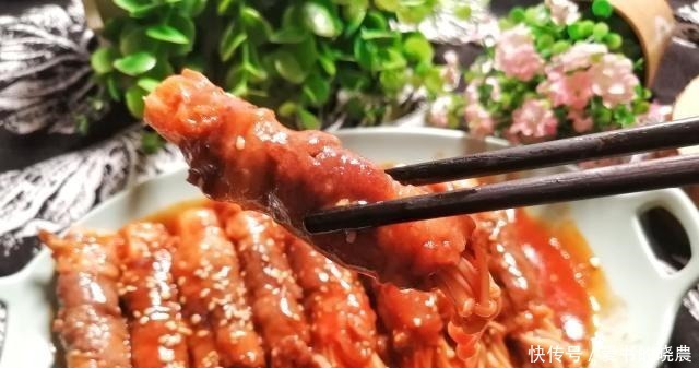 金针菇是一种简单美味的开胃菜下饭,满足一个人的渴望