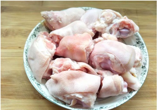 猪蹄|猪蹄别做老一套了,教你懒人做法,只需3步,香而不腻,软烂入味