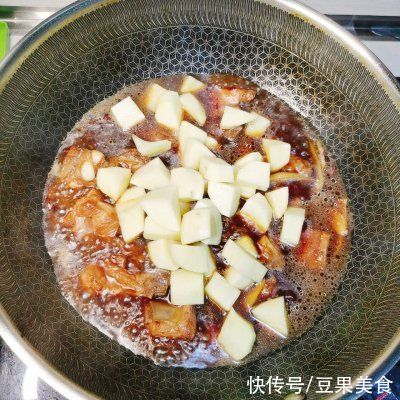 土豆排骨|#巨下饭的家常菜#酱香土豆炖排骨