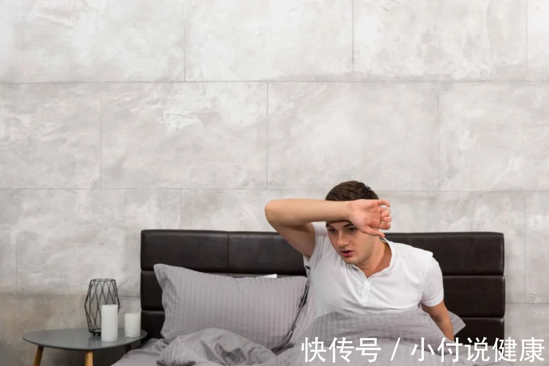 因素|身体总是无缘无故出汗,怎么回事?医生:或跟这3大因素息息相关