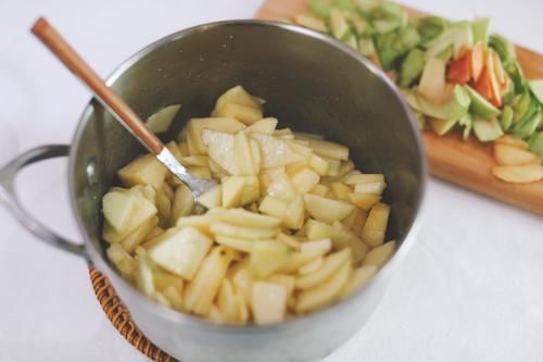 黏稠|苹果果酱黏稠甜香，果肉丰富，自己做的无色素无添加剂，安全放心