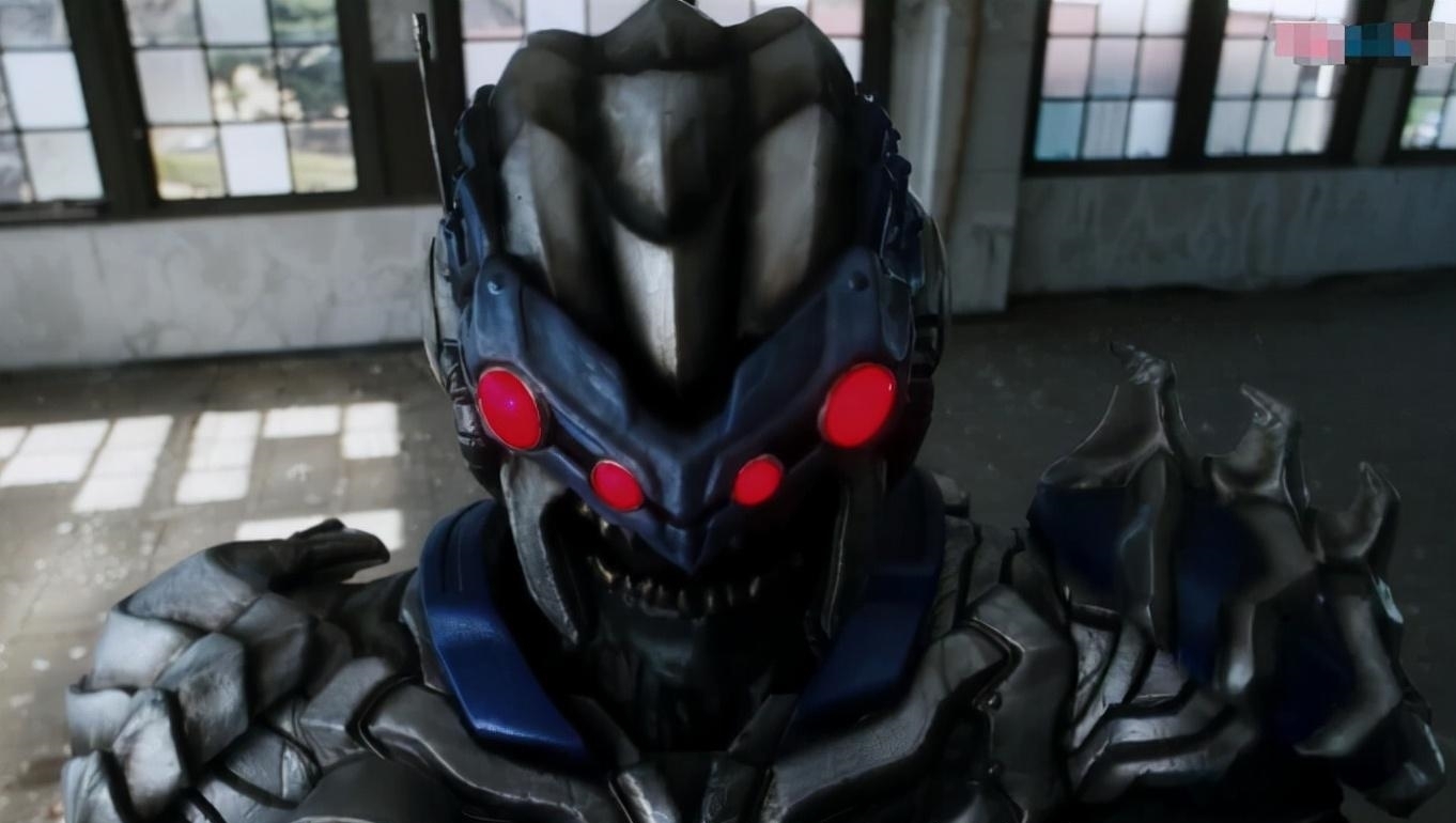 泰伽奥特曼|见奥特曼被怪兽欺负,两岁萌娃怒砸电视,网友:“光之国”得给钱