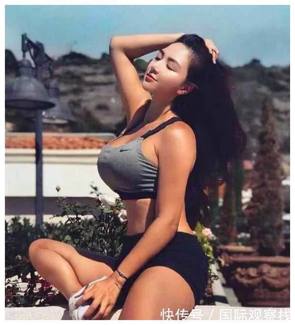 身材|韩国“夜店女王”，体重130斤的身材曲线曼妙，身材瘦小非常迷人