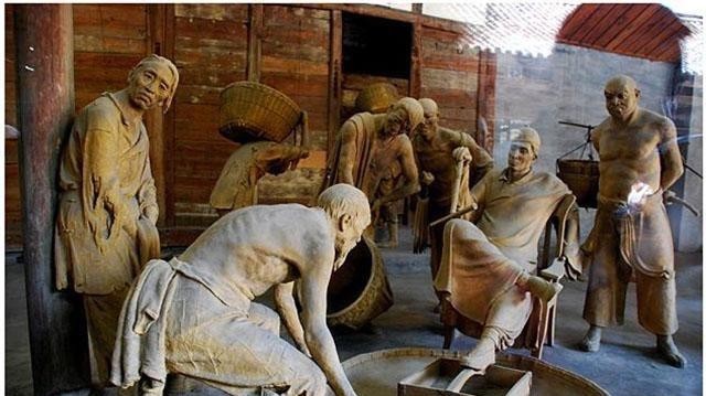 到底|大地主刘文彩,到底是好人还是恶霸?他的孙子和姨太太说出了真相