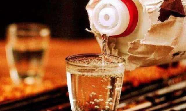 人才|商场中的4种“便宜白酒”,摆着无人过问,只能内行人才“识货”!