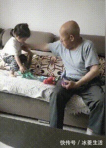 太爷|4岁宝宝与83岁太爷争玩具,奶奶不知该帮谁,网友一个老祖宗,一个小祖宗