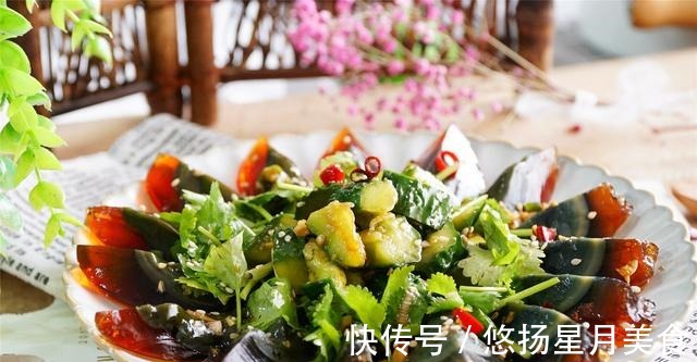 鲜嫩|和我一起做凉拌皮蛋黄瓜,不仅脆爽鲜嫩,更是让你畅享美味时光!