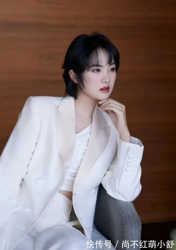 脸型 任正非之女姚安娜的“新发型”真利落,但是量感不太匹配,太显man