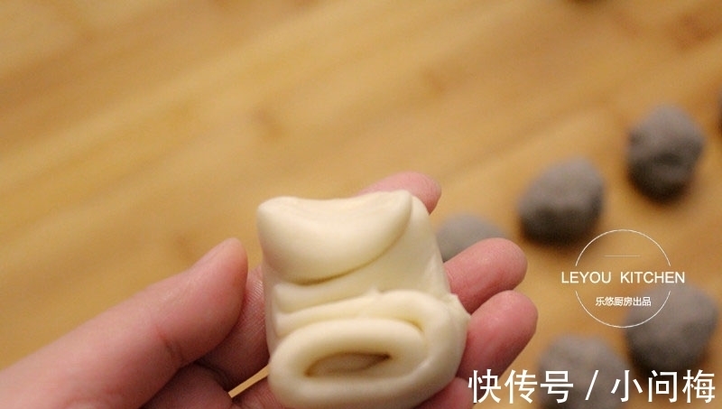 馅料|每年中秋都会做的月饼，咬一口，满手满嘴都是酥皮，比买的还香