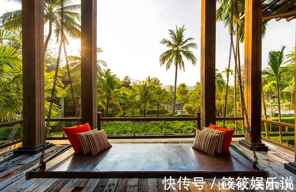 风格|15个东南亚“庭院景观”设计,阳光泳池棕榈树,在家仿似在度假