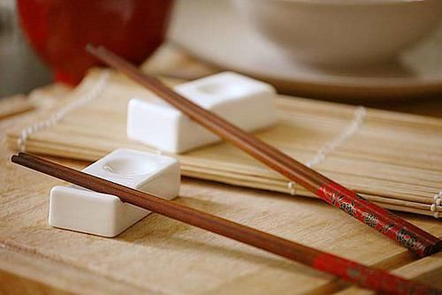 保质期|注意!家里这9样东西,用久了赶紧扔!否则省下的钱得拿去看病了