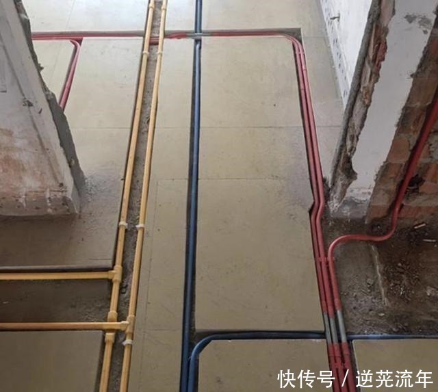 水管|水电装修“走地”还是“走顶”30年老工长直言,选错等于毁了房!