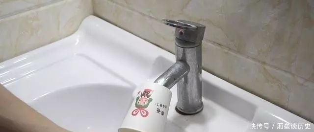 实用|水龙头上套个纸杯，这个用途太聪明了，一年省下几百元，太实用了
