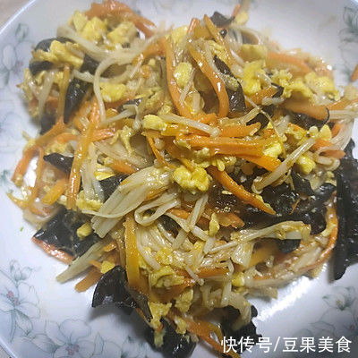 鱼香鸡蛋|这道鱼香鸡蛋金针菇太销魂，同事吃过都找我要菜谱