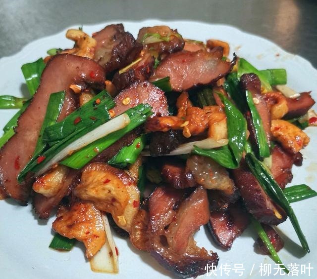 萝卜干炒腊肉,香辣咸香,开胃下饭