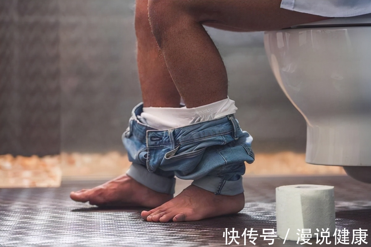 大便|肠内有癌,大便告知?排便出现3个异常,或许暗示有癌细胞的存在