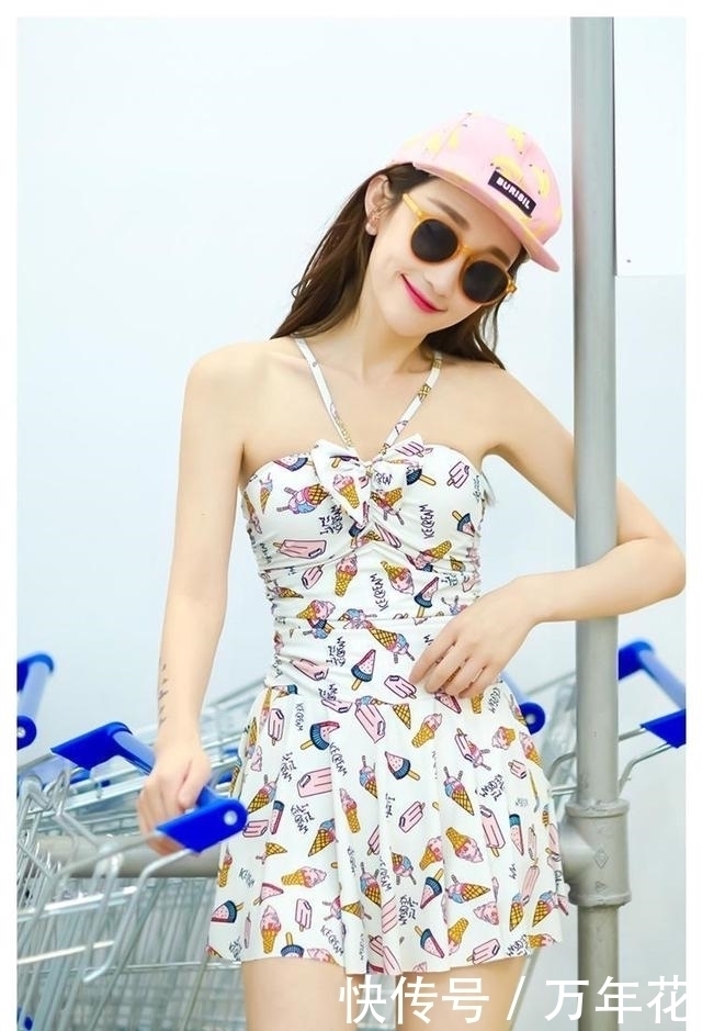 小清新泳衣给你不一样的美感，妖娆若隐若现