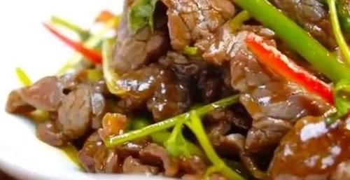 美食推荐：西红柿烧茄子，清炒牛肉，爆炒肉皮，肝腰合炒的做法