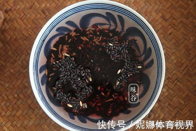 长寿米|秋凉了，早上喝这粥最养人，成本5块钱，香甜好喝，营养足好消化