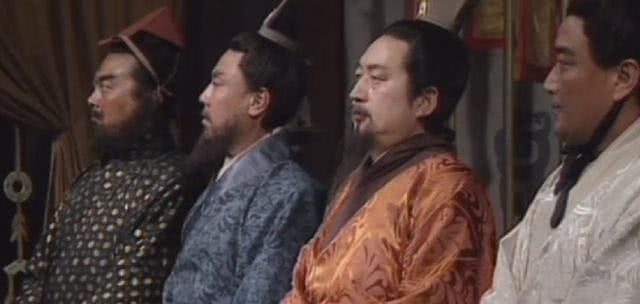 白旗白甲|张飞真是因为部下凑不齐白甲才被杀?其实查查他副将身份就明白了