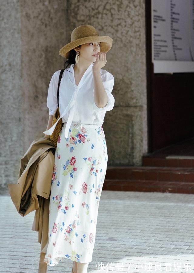 小姐姐|今夏,衬衫+半身裙才最“合拍”,青春又时尚,小个子都爱了