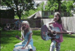 |搞笑GIF:漂亮的妹子都很有礼貌