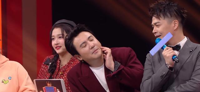 出卖 王牌对王牌未播片段,张哲瀚出卖龚俊腹肌,岳云鹏的表情太真实