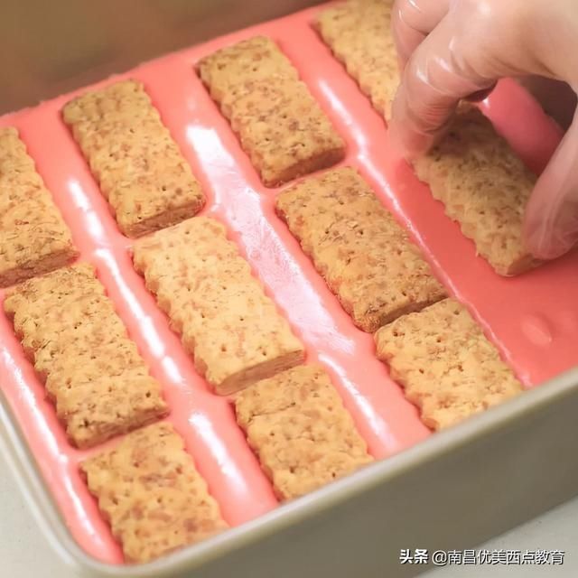 早餐吃什么，牛乳派好吃又有营养