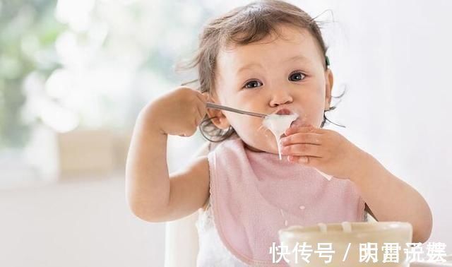 宝妈|宝妈奶水太多,可以分给丈夫喝吗?过来人:哪怕扔掉也别给丈夫喝