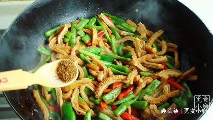 夏天适合吃应季蔬菜，下饭又营养，两碗米饭不够吃